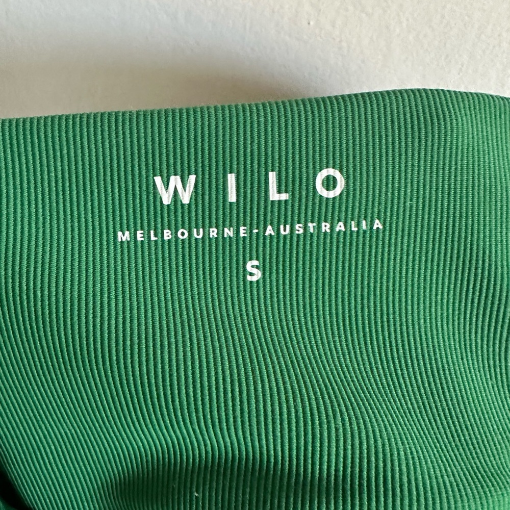 Wilo the Label Green Cropped Tank Top size Small EUC - Picture 3 of 5